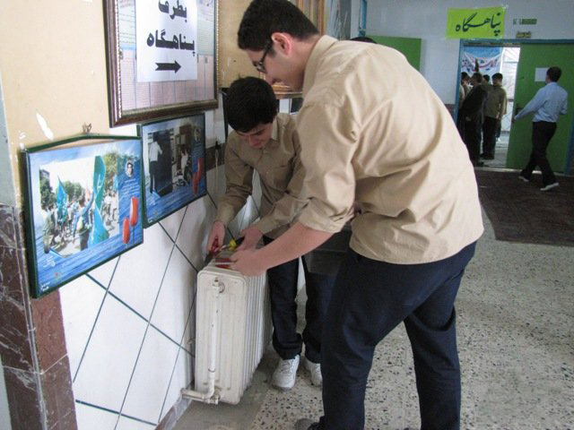 مانور پدافند غیرعامل در مدارس شهرستان آزادشهر