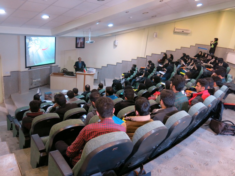 برگزاری همایش زیستی میکرو بیولوژی دانشگاه آزاد اسلامی واحد همدان