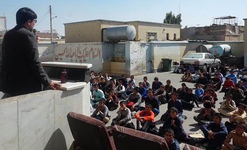 برگزاری مراسم صبحگاه در دبیرستان آیت الله مدنی به مناسبت هفته پدافند غیرعامل