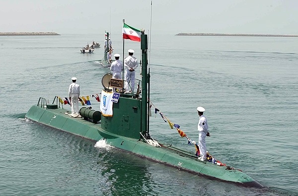 ناوهواپیمابر آمریکا متوجه حضور زیردریایی ایران در کنار خود نشد