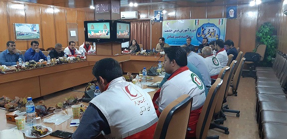برگزاری کارگاه آموزشی پدافند غیر عامل در مرکز علمی کاربردی هلال احمر خوزستان