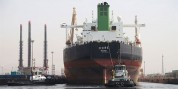 علی رغم تحریم‌ها اجازه نمی‌دهیم حتی یک کشتی ایرانی زمین‌گیر شود