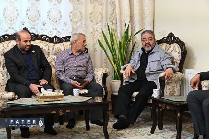 گزارش تصویری| دیدار سردار جلالی با خانواده شهید اقتدار دفاعی محمد عبدوس