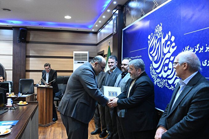 گزارش تصویری| آیین تجلیل از برگزیدگان و تقدیر از عوامل برگزاری رویداد المپیک فناوری ایران