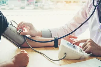 تأکید بر تمرکززدایی مدیریتی، تقویت زیرساخت‌ها و تدوین سند ملی پدافند غیرعامل سلامت